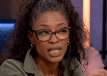 Sylvana Simons verliest haar geduld met Fleur Agema: “Hou nou eens op!”