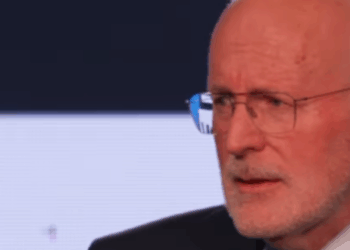 Flinke ophef om afwezigheid Frans Timmermans: “Zelfs dáár komt hij niet opdagen!”