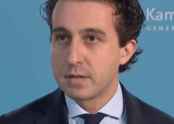 Jesse Klaver loopt blauwtje in formatie en reageert fel: “Hij heeft zichzelf voor schut gezet”
