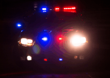 NET BINNEN: Zes jongeren overleden bij zwaar verkeersongeval