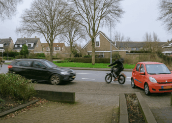 Ring-camera filmt moment waarop fatbike-jongere geen kans meer heeft