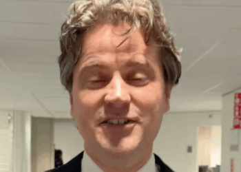 Bontenbal uit kritiek op VVD en zet formatie verder onder druk