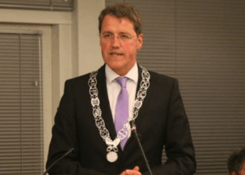 Burgemeester Eric van Oosterhout (64) gediagnosticeerd met kanker