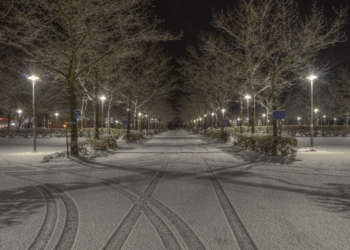 KNMI geeft waarschuwing af voor extreme gladheid in deze regio