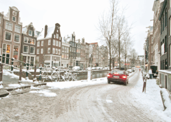 Sneeuw en gladheid zorgen voor ongelukken in Noord-Nederland