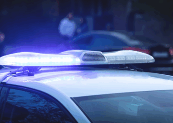 Vrachtwagen rijdt in op menigte tijdens steunbetoging voor Iran, meerdere gewonden