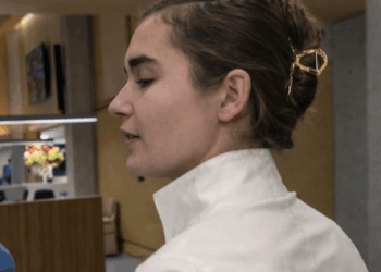 FVD-leider Lidewij de Vos krijgt vraag en wat er dan gebeurt verrast iedereen