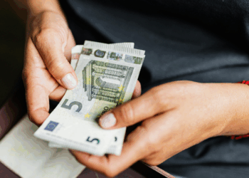 Rechtszaak over contant betalen in bioscoop: dit besluit de rechter over pin-only beleid