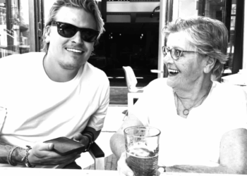 Thomas Berge deelt hartverscheurend nieuws over overlijden van zijn oma