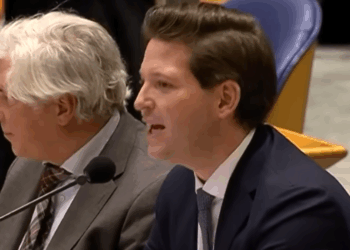 Nieuwe Kamervoorzitter grijpt in en corrigeert Geert Wilders tijdens fel Kamerdeba