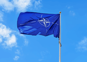 Donald Trump zet NAVO onder druk om te helpen in Iran-conflict