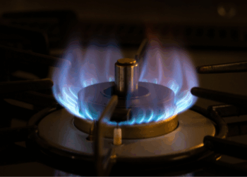 Gasprijs schiet opnieuw omhoog door spanningen in Midden-Oosten: dit kan het voor Nederlanders betekenen