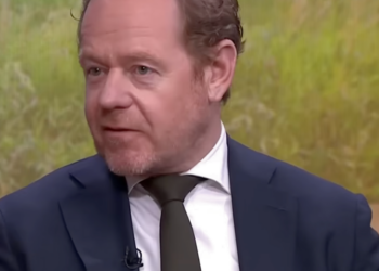 Meer dreiging volgens minister Van Weel: waarom een noodpakket nu belangrijk is