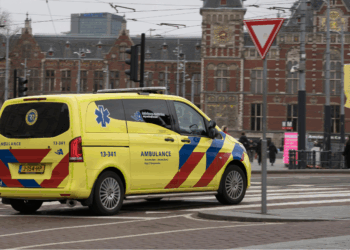 Zoon van Marco Borsato loopt verwondingen op bij val met fiets