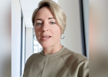 Married At First Sight-Linda deelt eerste foto met nieuwe vriendin na breuk met Cindy