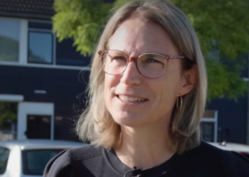 Minister Boekholt volgt speciale training om beter te debatteren: prijskaartje leidt tot ophef
