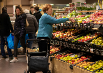 Waarom boodschappen straks nóg duurder worden: experts wijzen naar de suikertaks