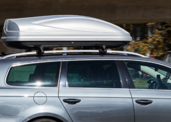 Waarom je dakkoffer na de vakantie beter direct van je auto kunt halen